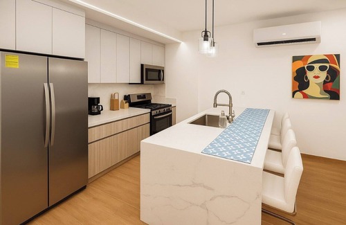 Sandy Bay Apartment | Comfy Island Escape: Close to Beach - Pool!