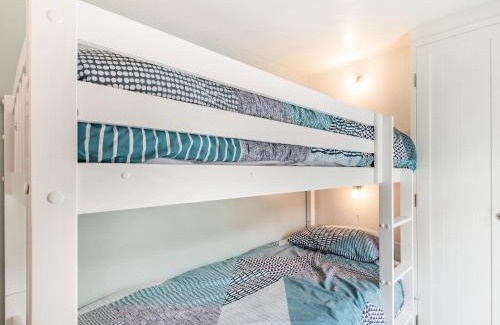 Louth House | Comfy Kozy Cottage