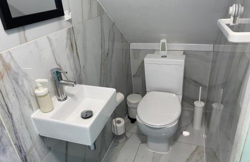 Brent House | Comfy loft room Wembley stadium 6 minutes away