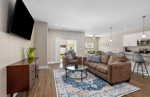 Grandville Condo | Comfy Modern-style condo in Wyoming and Michigan. Awesome location.