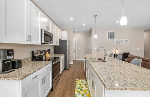 Grandville Condo | Comfy Modern-style condo in Wyoming and Michigan. Awesome location.