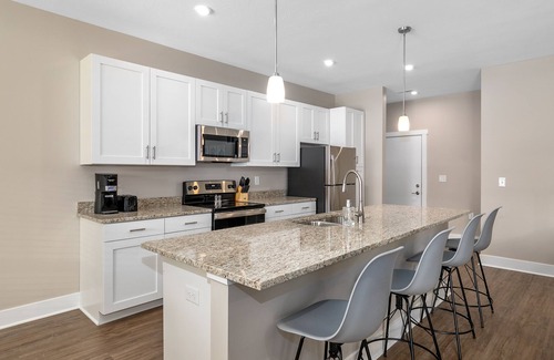Grandville Condo | Comfy Modern-style condo in Wyoming and Michigan. Awesome location.
