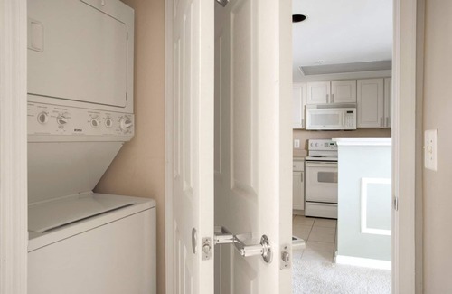 Chinatown Apartment | Comfy Mount Vernon Studio w/Gym, by Blueground