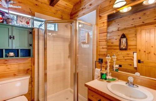 Valley of the Sun House | Comfy Mountain Cabin with Privacy and Great Views - Whimsical Hollow