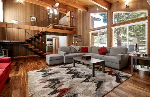 Green Valley Lake House | Comfy Mountain Cabin Near the Lake with Pool Table, Deck and Jacuzzi in California