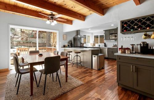 Green Valley Lake House | Comfy Mountain Cabin Near the Lake with Pool Table, Deck and Jacuzzi in California
