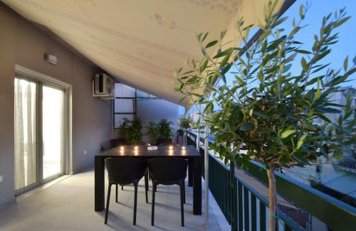 Attiki Apartment | Comfy Penthouse - 200m from Attiki Metro
