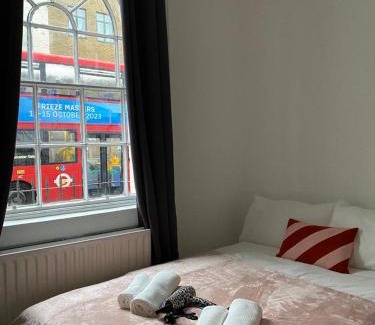 Camden Town House | Comfy Private Rooms in Camden Town, Central London