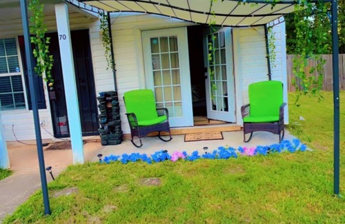 Covington House | Comfy relaxing studio