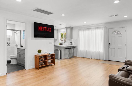 San Gabriel House | Comfy Retreat with Yard & Cozy Interiors