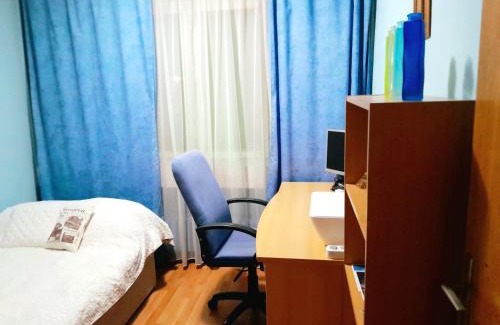 Seoci House | Comfy Room With Working Space in top Location