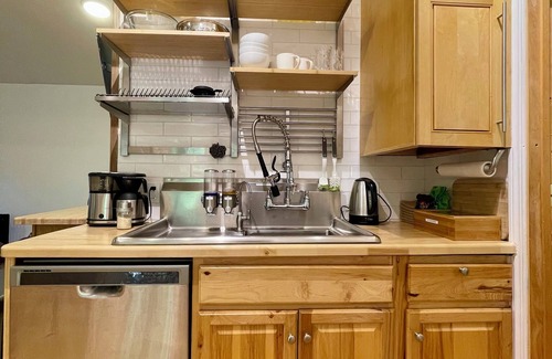 Lagunitas Bed & Breakfast | Comfy Studio Near Trails & Beaches