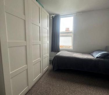 Merton Apartment | Comfy shared house women only 1 person