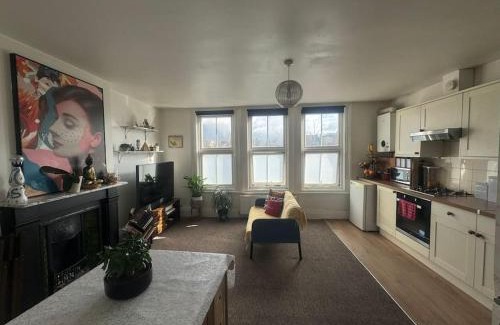 Merton Apartment | Comfy shared house women only 1 person
