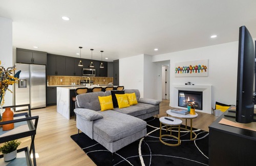 Somerset House | Comfy Stay in Bellevue w/Parking Included