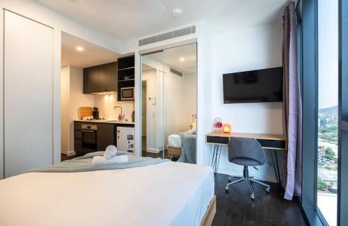 South Brisbane Apartment | Comfy Studio 1BR South Brisbane Sauna & Spa, Walk to South Bank BO12304-2