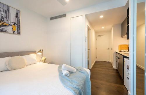 South Brisbane Apartment | Comfy Studio 1BR South Brisbane Sauna & Spa, Walk to South Bank BO12304-2