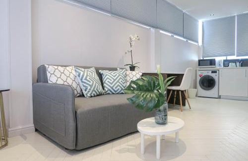 Singapore River Apartment | Comfy Studio 2 by Ong Realty