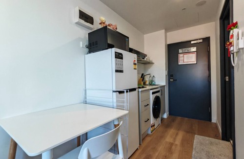 Burwood Apartment | Comfy studio in Burwood