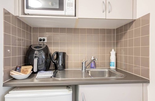 Chatswood Apartment | Comfy Studio Next to Chatswood Station