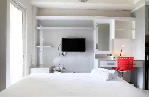 Cikarang Apartment | Comfy Studio Room The Oasis Apartment By Travelio