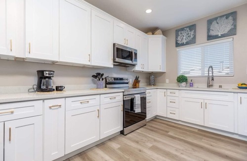 Ridgecrest House | Comfy & Stylish- 4 Bathrooms