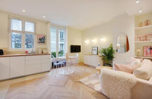 Republique–Point-du-Jour Apartment | Comfy Suite