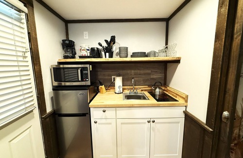 Topton Cabin | Comfy Tiny Cabin Near Lake Nantahala - The Great Smoky Mountains