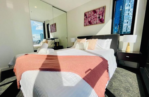 Southbank Apartment | Comfy unit in front of Crown w/Free Parking