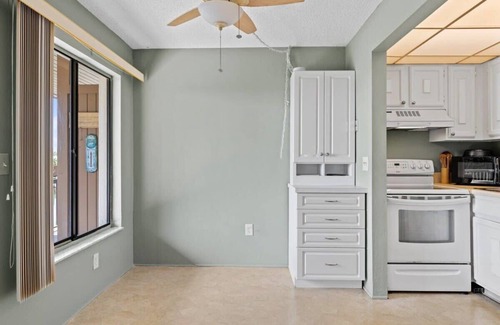 Shell Harbor Condo | Comfy Waterfront Condo at Tennisplace, POOL OPEN