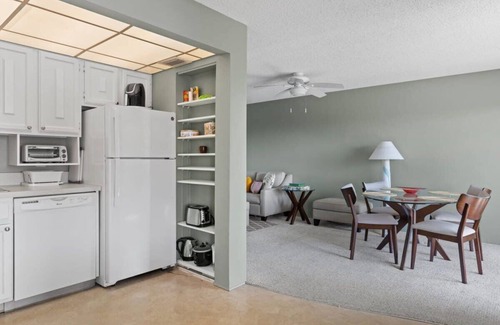 Shell Harbor Condo | Comfy Waterfront Condo at Tennisplace, POOL OPEN