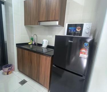 Bandar Menjalara Apartment | Comfy WIFI place @Manjalara 5Min to Desa Park City
