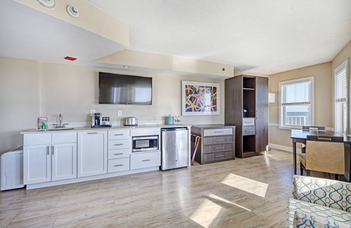 Ocean City Hotel | Commander Hotel & Suites