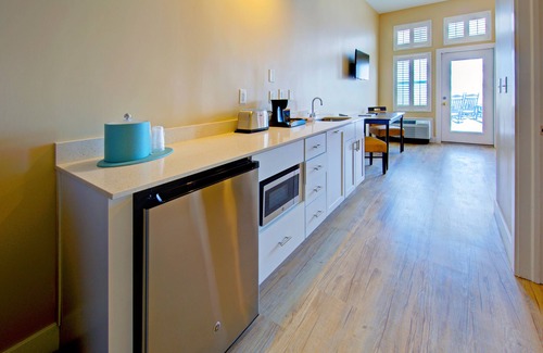 Ocean City Hotel | Commander Hotel & Suites