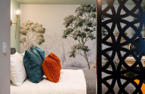 Worcester Apartment | Commandery Vaults - Luxury Apartment in City Centre with SKY TV