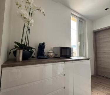Poligny Bed & Breakfast | Comme à la maison - Chambre et salle de bain privée & petit déjeuner