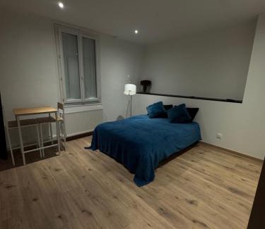 Poligny Bed & Breakfast | Comme à la maison - Chambre et salle de bain privée & petit déjeuner