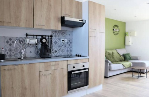 Calais Apartment | Commerces Alentours et Proche Eurotunnel