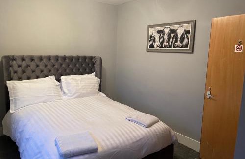 Insch Hotel | Commercial Hotel (Insch)