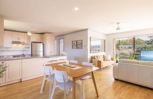 Nelson Bay Apartment | Commodore 6, 6 Intrepid Cl - water views, Air Con, Wi-Fi