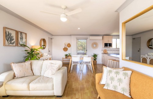 Nelson Bay Apartment | Commodore 6, 6 Intrepid Cl - water views, Air Con, Wi-Fi