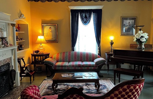 Bainbridge Bed & Breakfast | Commodore Bed and Breakfast