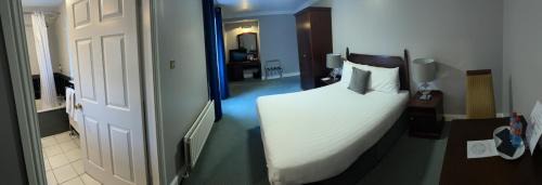 Cobh Hotel | Commodore Hotel