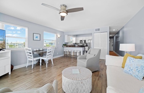 Seagrove Beach Condo | Commodore's Retreat 306,Beach Front Condo w/Private Beach Access, Pool