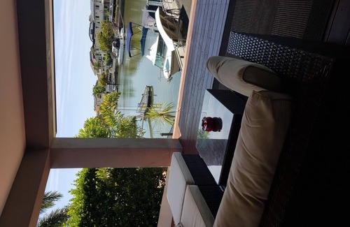 Runaway Bay House | Commonwealth Games house for rent - Runaway Bay $1000 per night