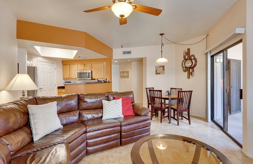 Maryvale Village Condo | Communal Pool: Sunny First-Floor Condo in Phoenix
