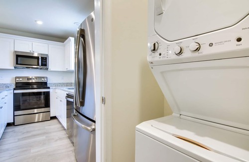 Rehoboth Beach Apartment | Community Pool Access: Rehoboth Beach Unit!