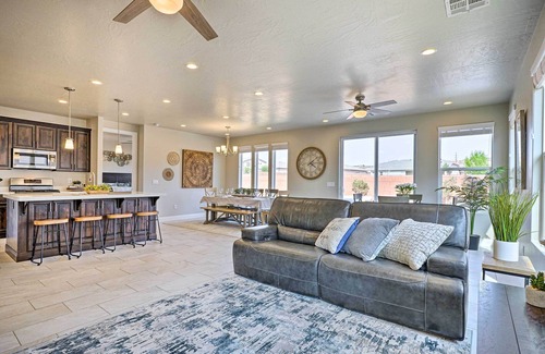 Sienna Hills House | Community Pool & Private Hot Tub: Washington Home!