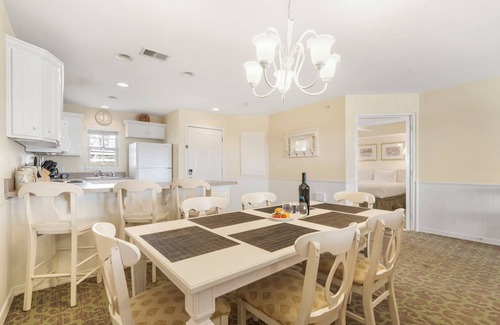 Kimberling City Condo | Community Pool-Mini Golf-Table Rock Access @ Kim City Condo- Free Tickets
