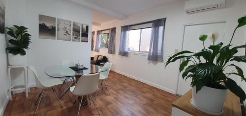 Como Apartment | Como Beach Apartments